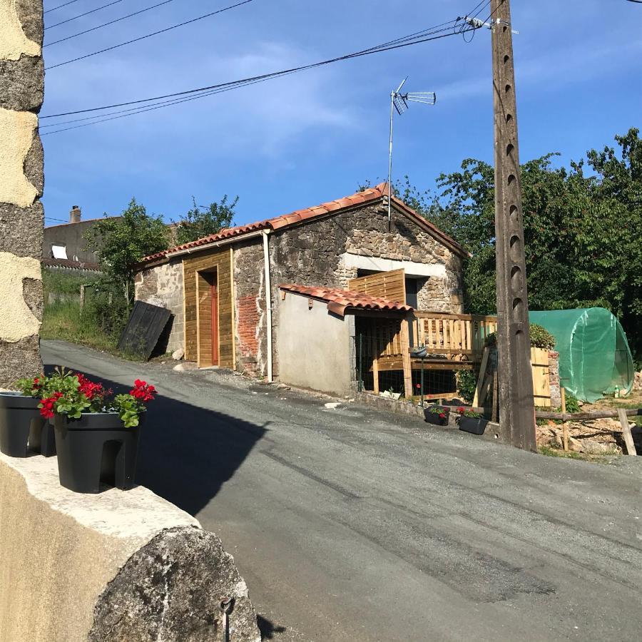 ホテル Le Petit Moulin プゾージュ エクステリア 写真