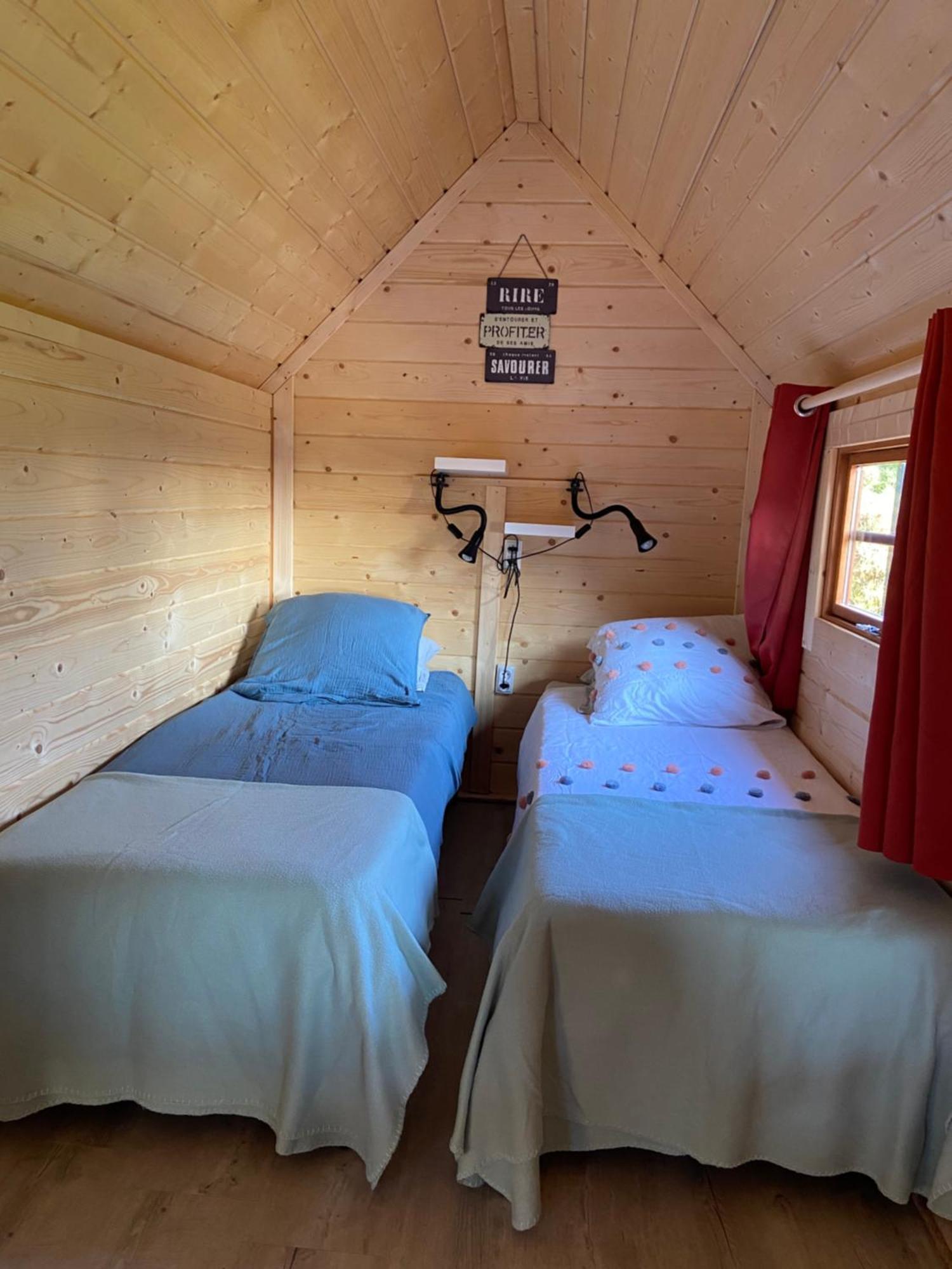 ホテル Le Petit Moulin プゾージュ エクステリア 写真