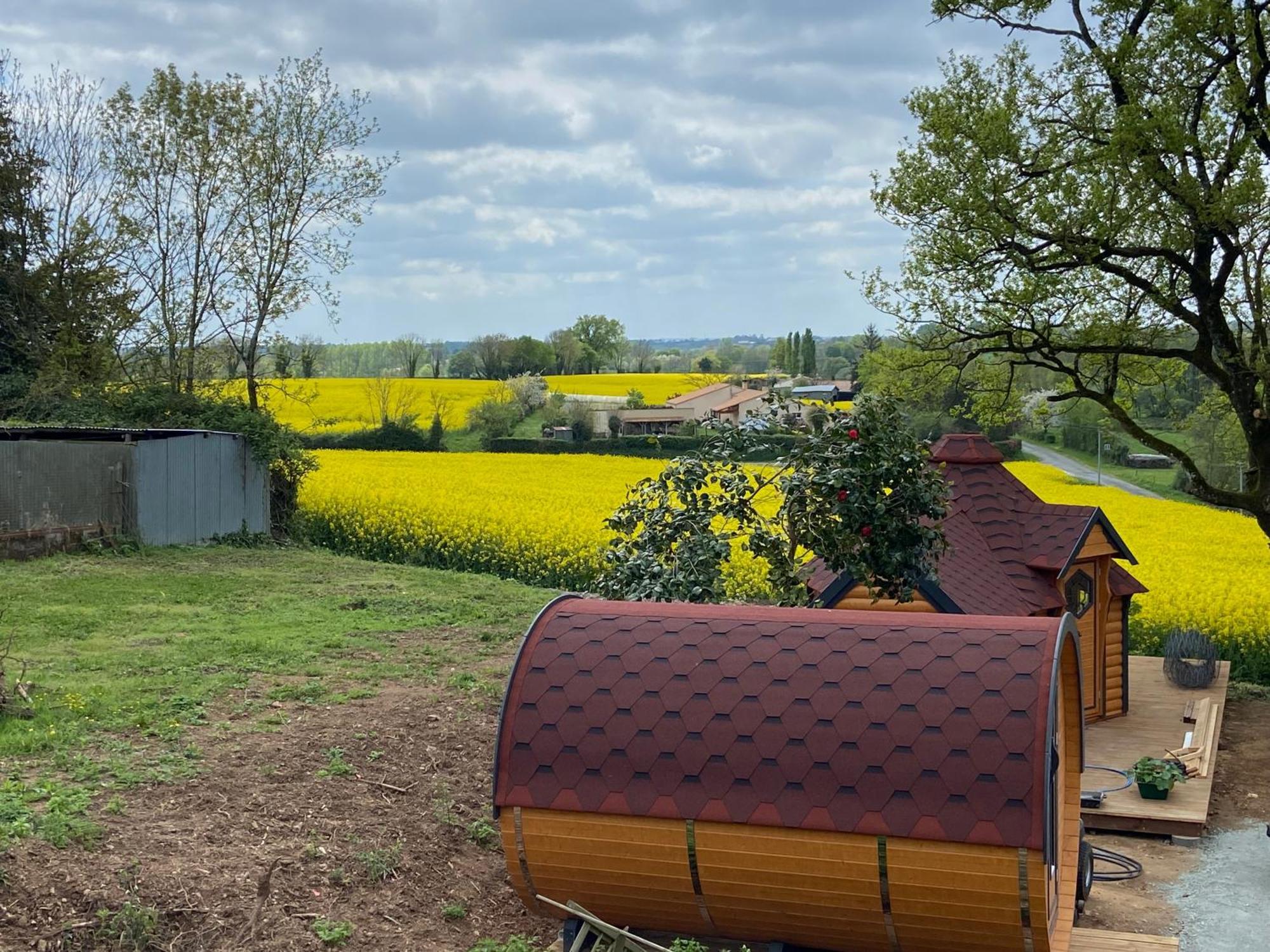ホテル Le Petit Moulin プゾージュ エクステリア 写真