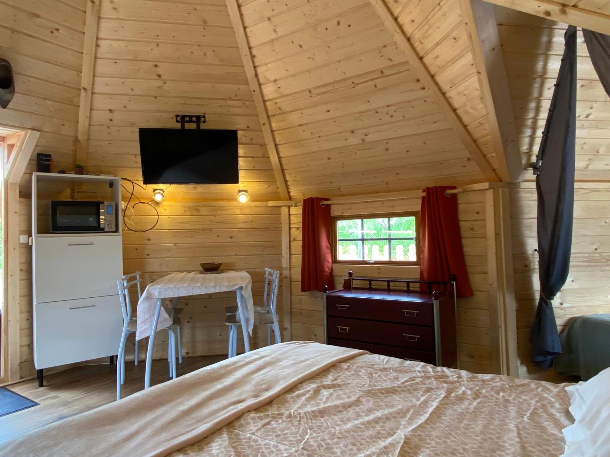 ホテル Le Petit Moulin プゾージュ エクステリア 写真